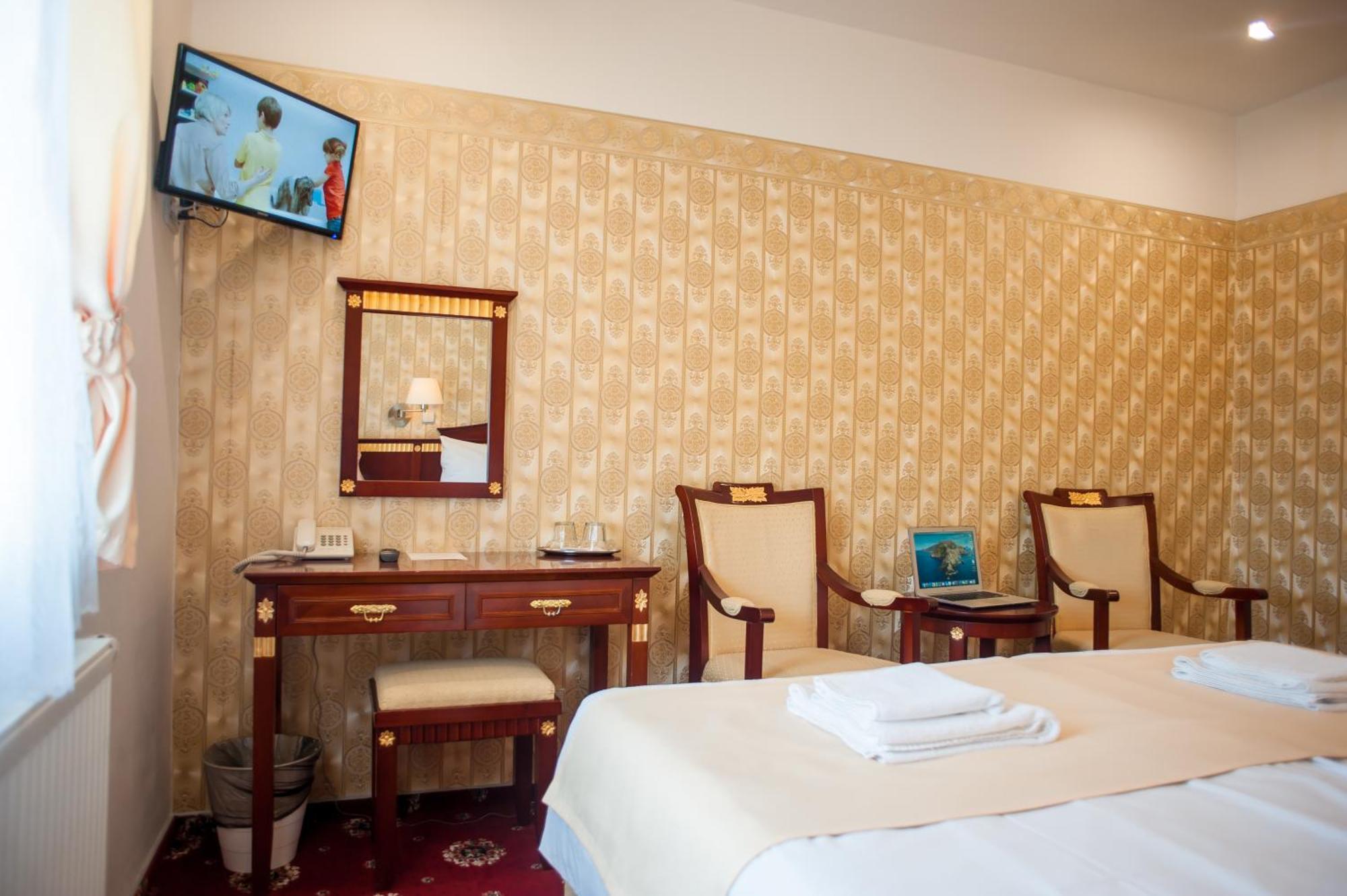 Hotel Tommy Wellness & Spa Nachod Exterior photo